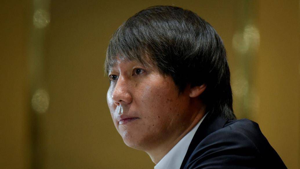 婉莹晓雯校花17个民工浴室里